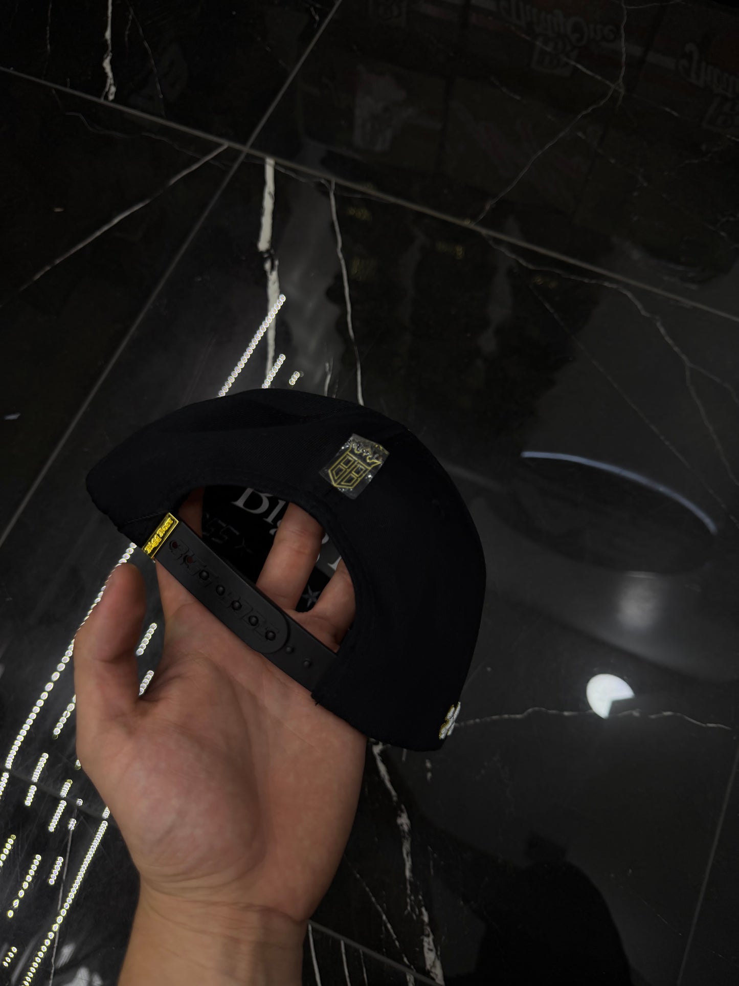 BIGG Boss amiri dorado placa