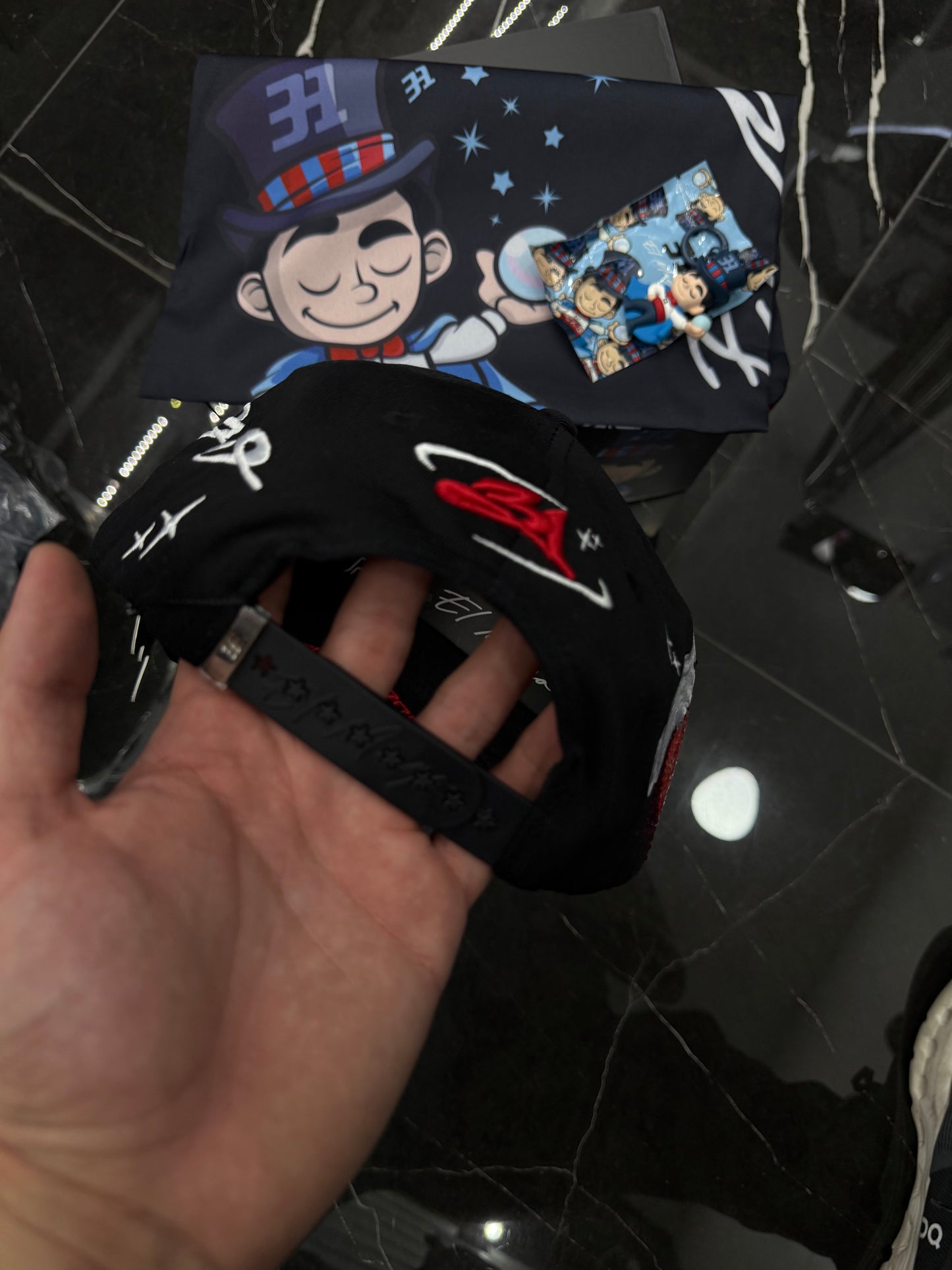 31 Hats Mago rojo