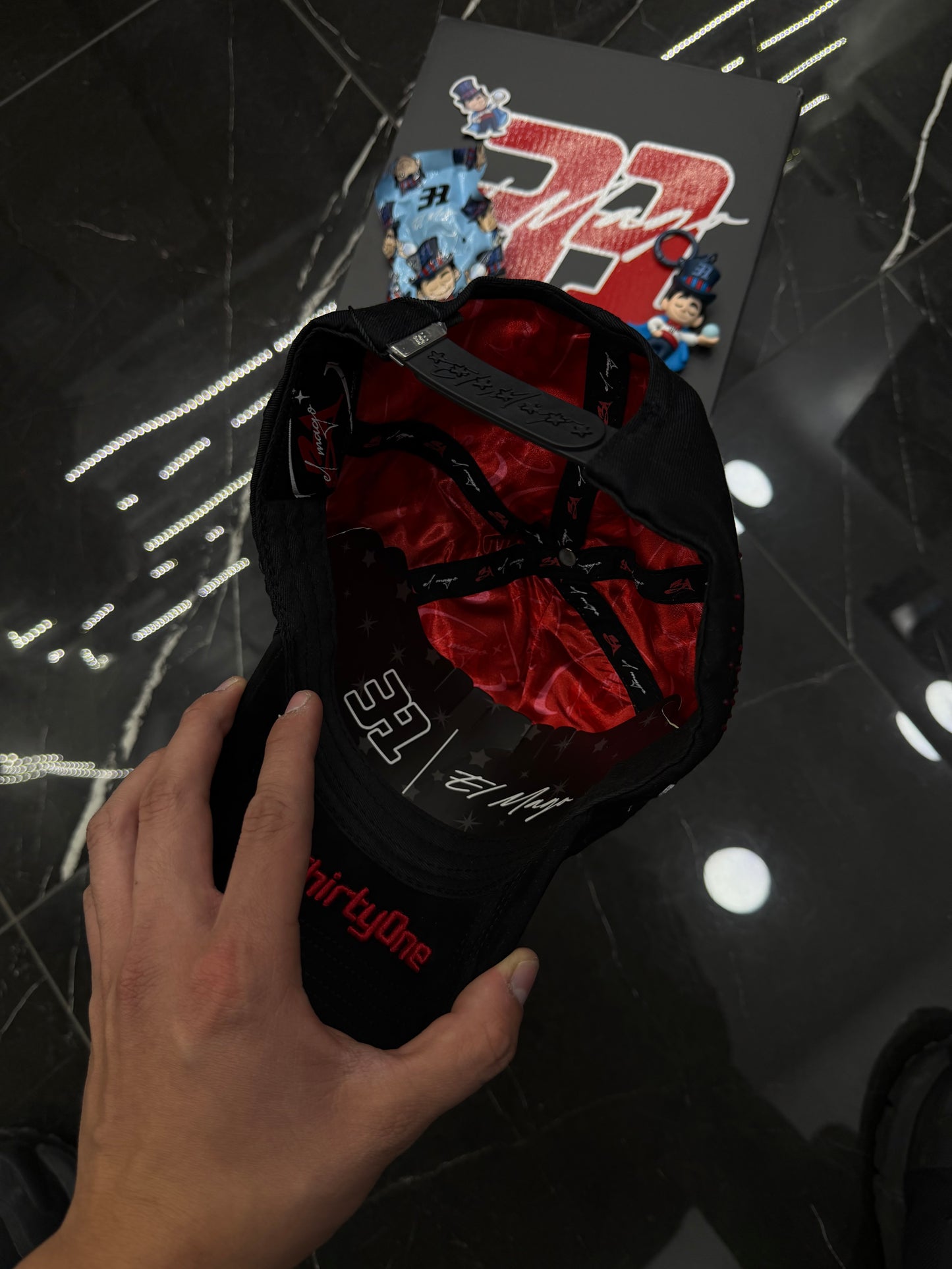 31 Hats x El Mago rojo