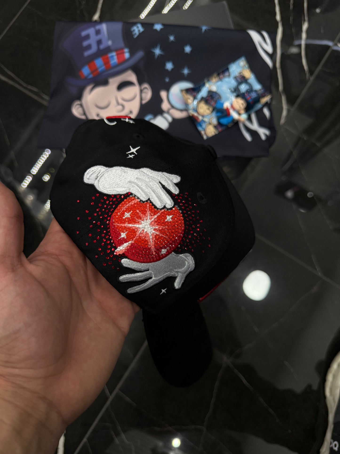 31 Hats Mago rojo