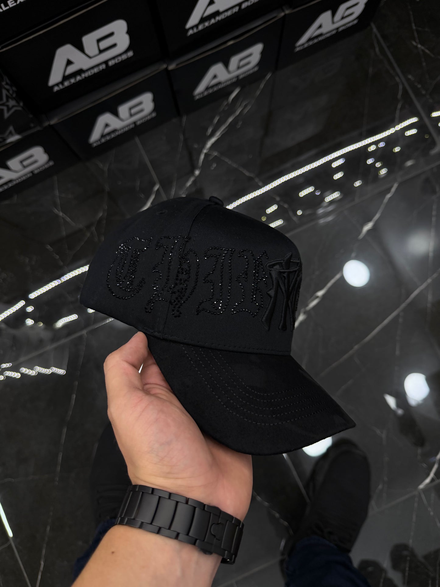 31 hats Crystal black