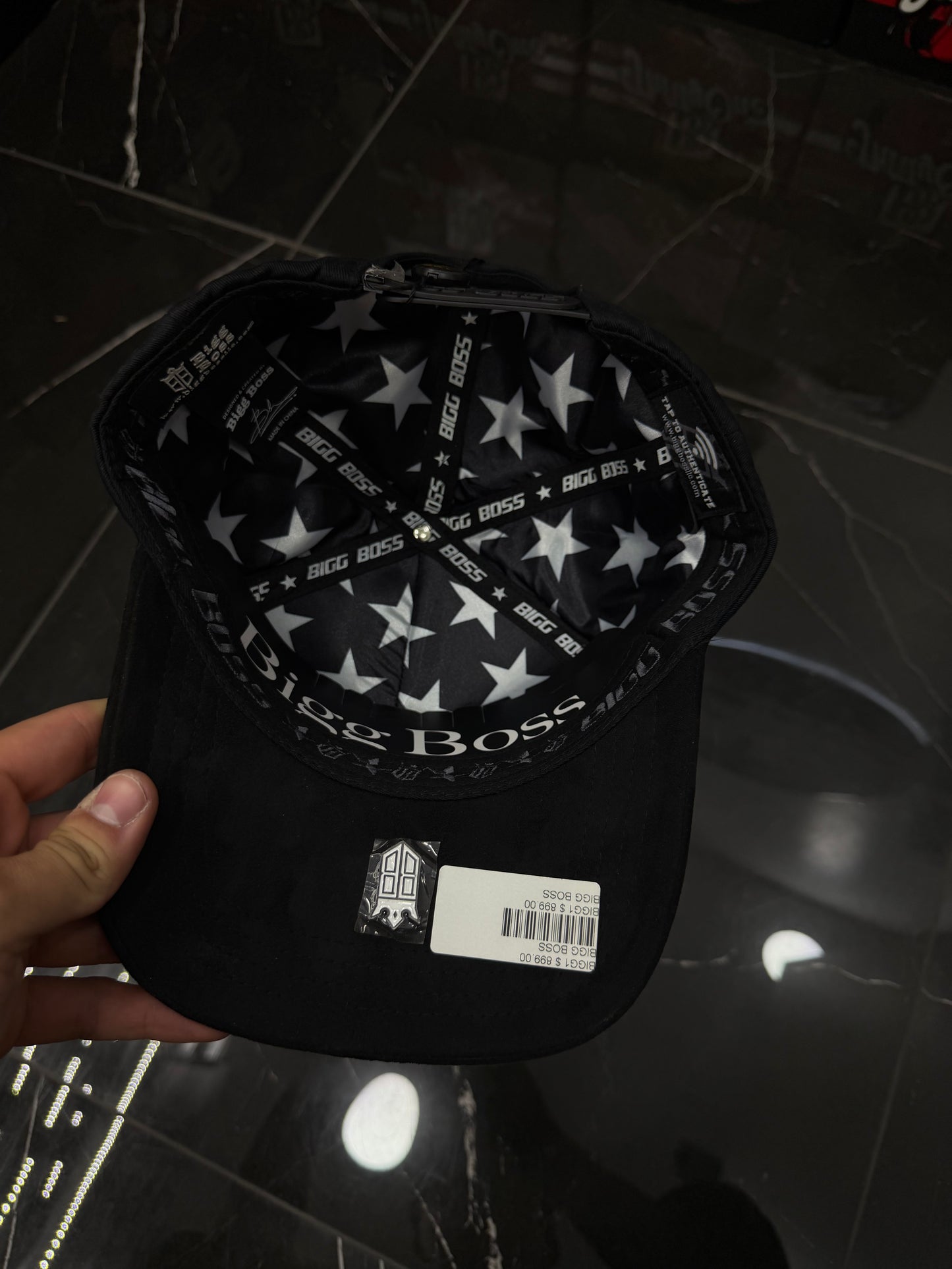 BIGG boss amiri placa white