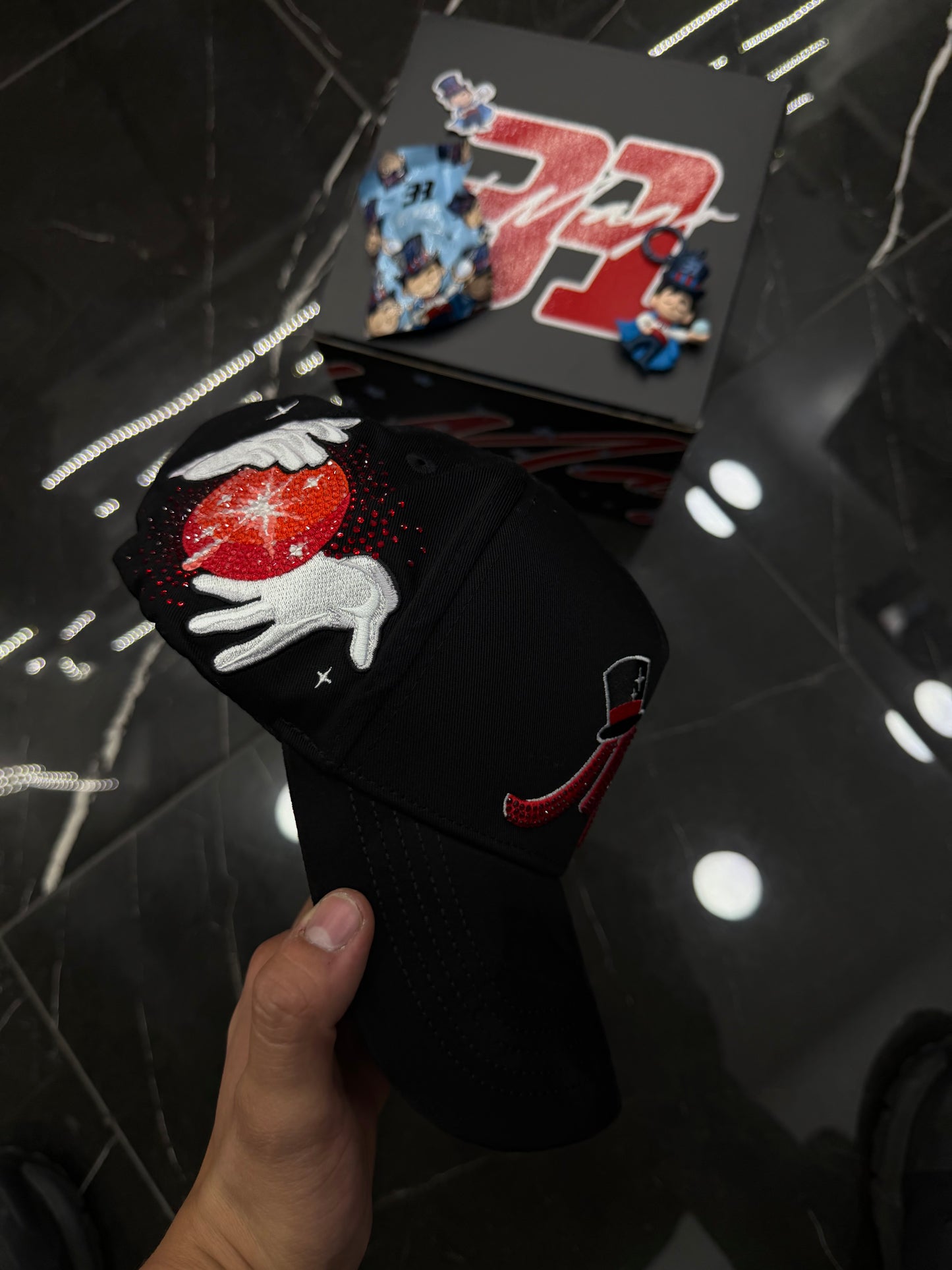 31 Hats x El Mago rojo