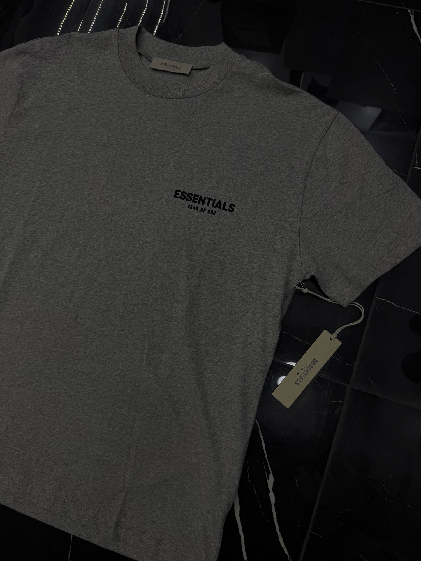 Essentials playera Dark