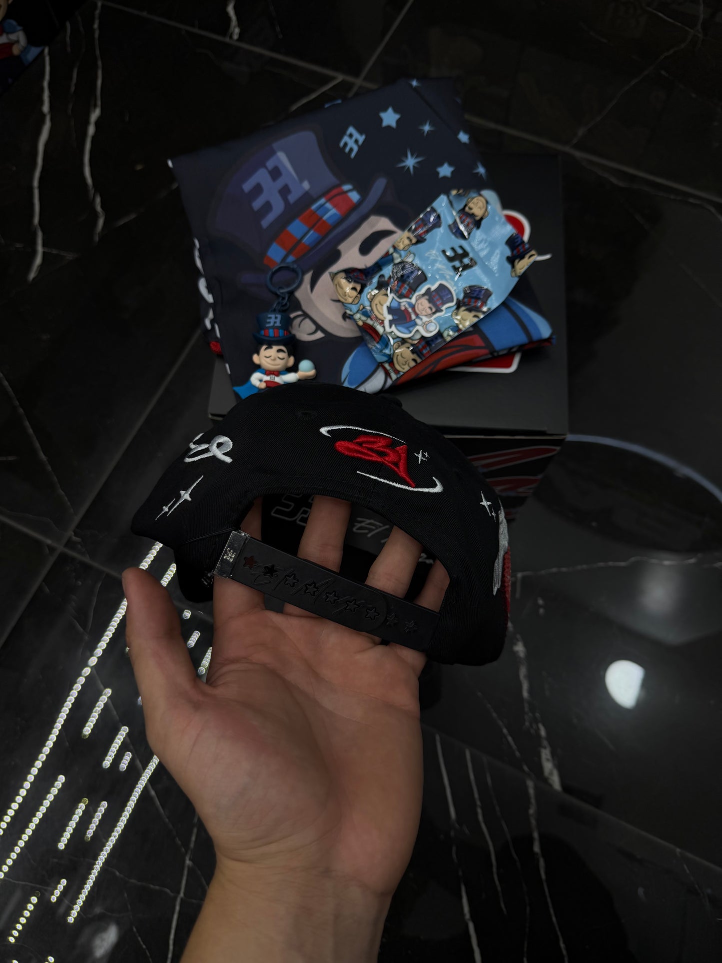 31 Hats mago rojo